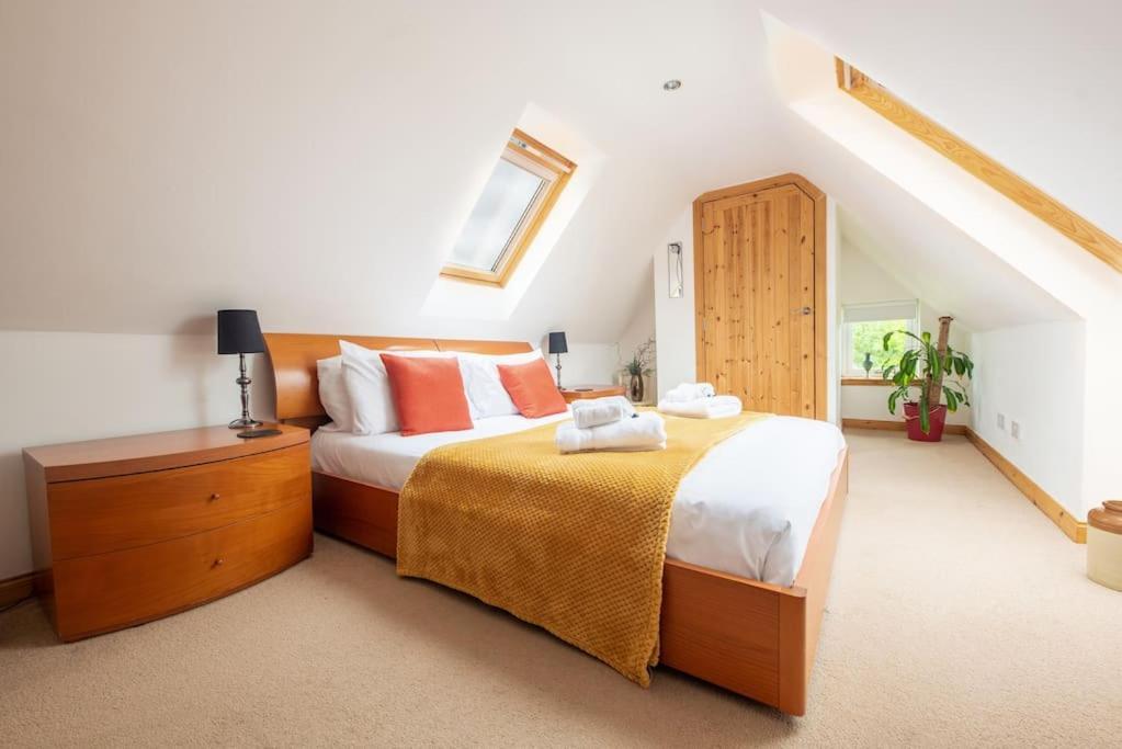 Cosy & Rustic Retreat - Woodland Cottage. Nairn Extérieur photo
